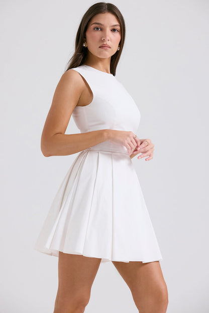 Robe mini plissée en coton blanc
