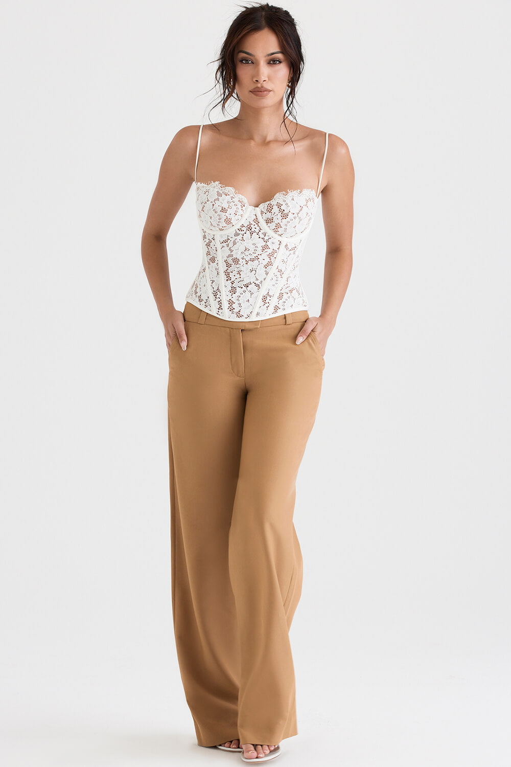 Corset en dentelle ivoire