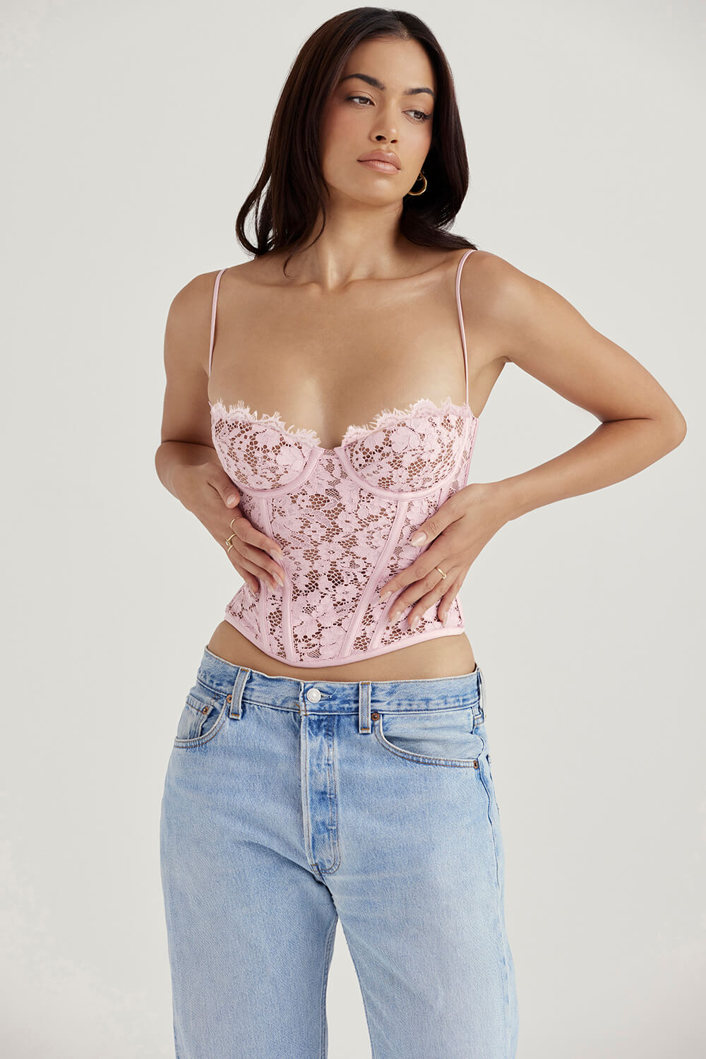 Corset en dentelle rose